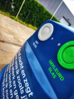 Nieuwe blauwe glasbollen kunnen 100% gerecycleerd worden